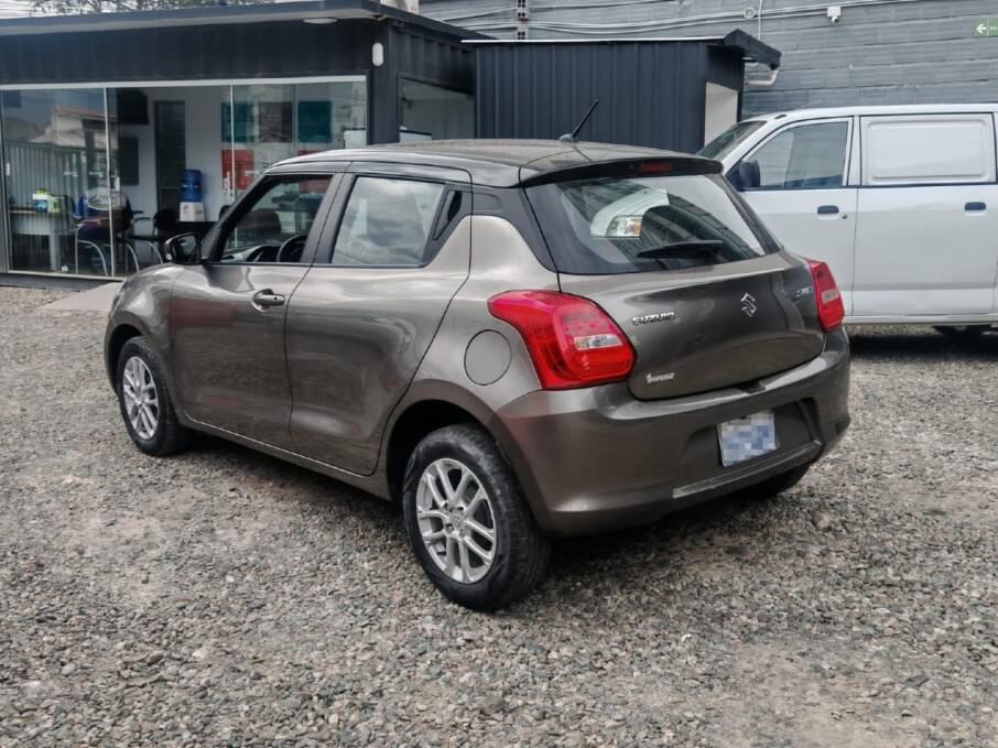 SUZUKI SWIFT 2021 80.000 Kms.