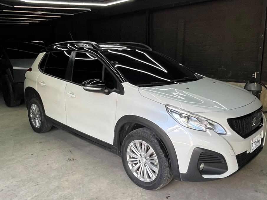 PEUGEOT 2008 2023 61.000 Kms.