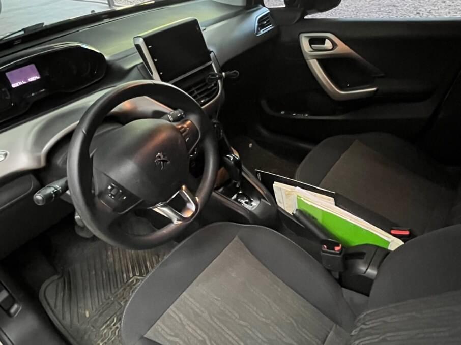 PEUGEOT 2008 2023 61.000 Kms.