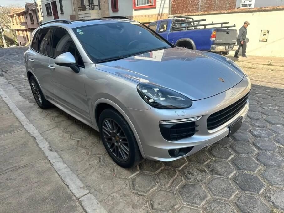PORCHE LUXOR 2018 35.000 Kms.