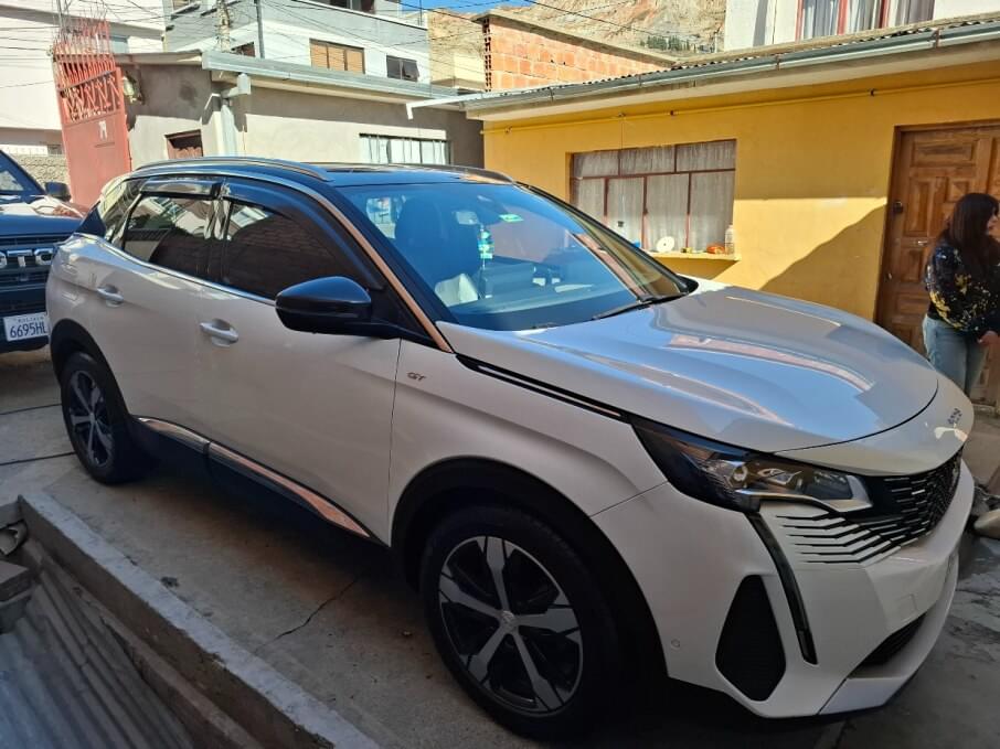 PEUGEOT 3008 2023 50.000 Kms.