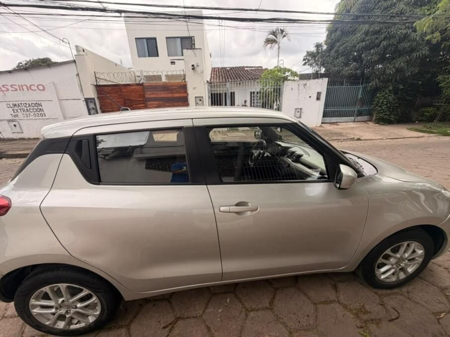 SUZUKI SWIFT 2023 71.000 Kms.