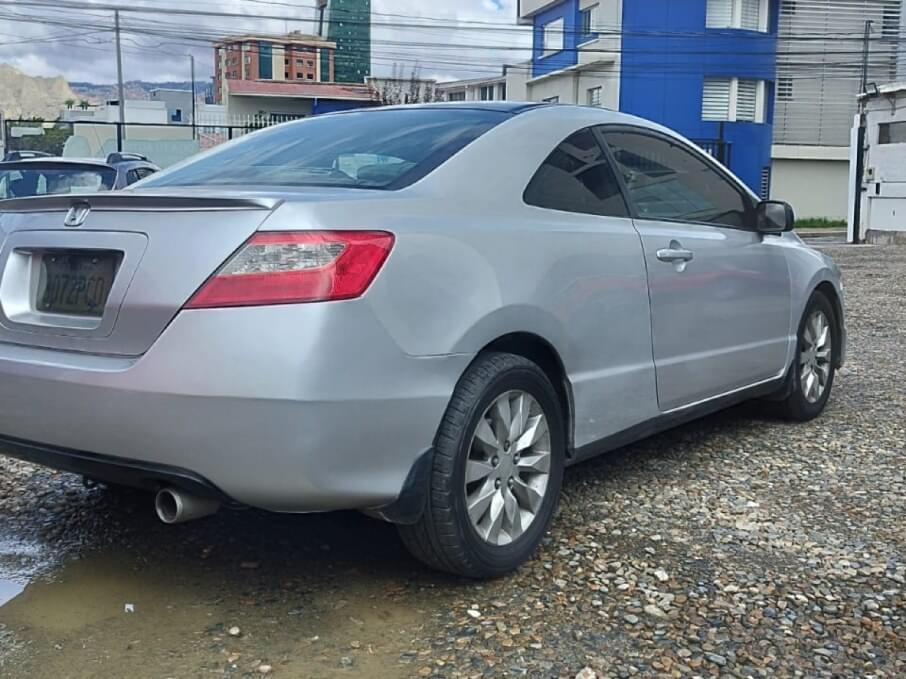 HONDA CIVIC 2010 80.000 Kms.