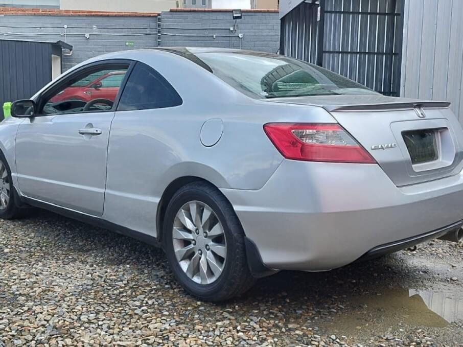 HONDA CIVIC 2010 80.000 Kms.