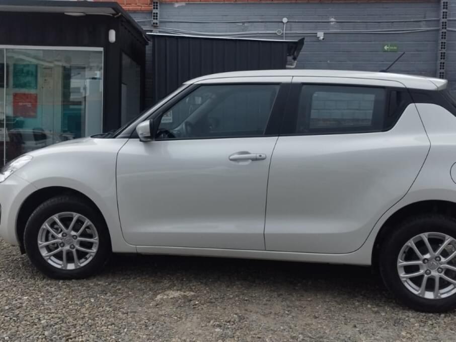 SUZUKI SWIFT 2022 14.408 Kms.