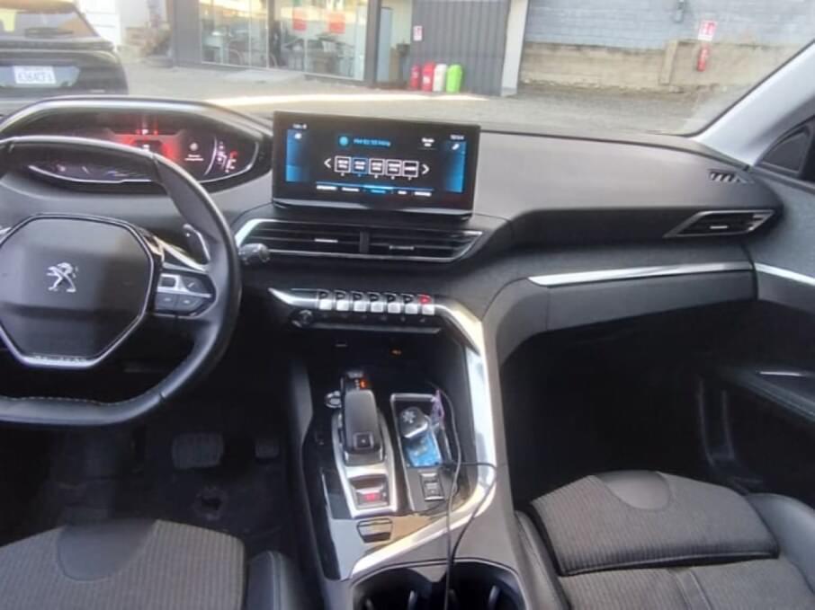 PEUGEOT 3008 2023 15.379 Kms.