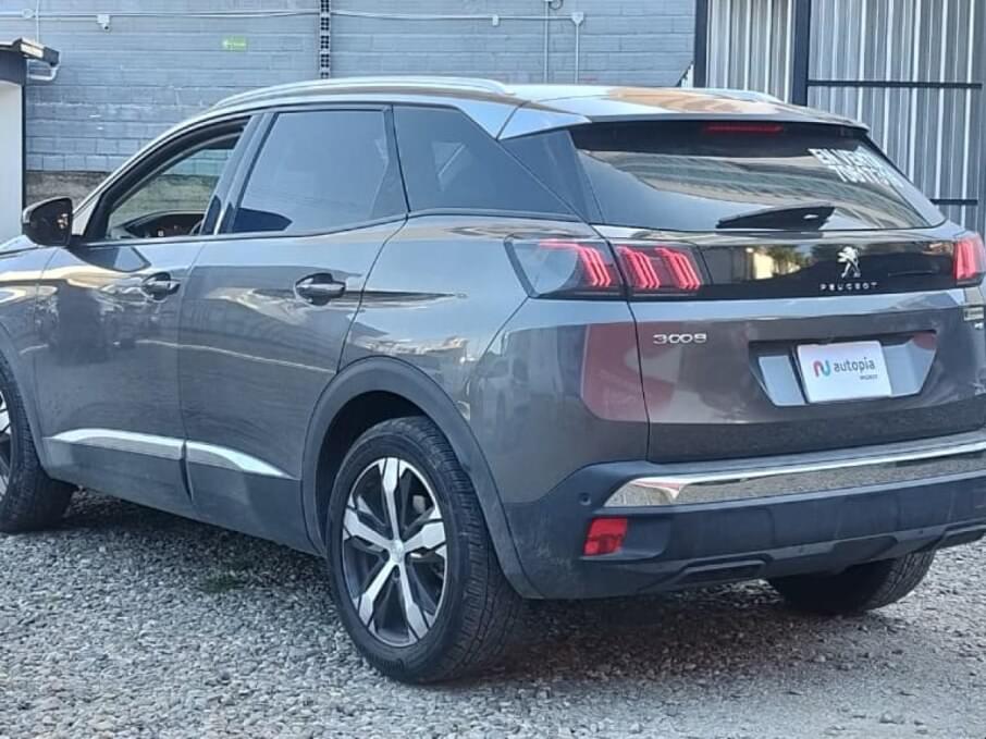 PEUGEOT 3008 2023 15.379 Kms.