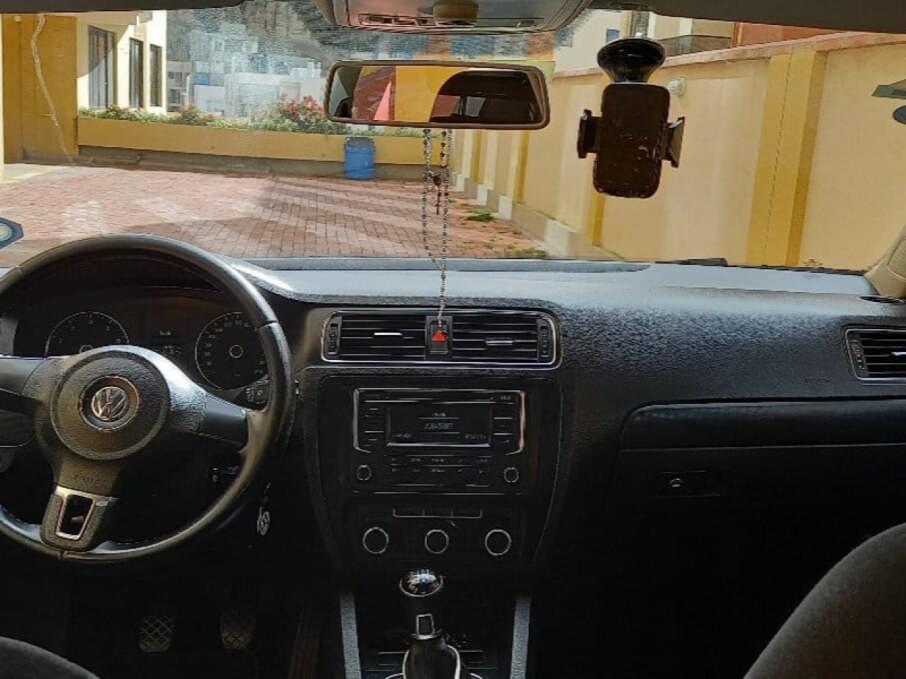 VOLKSWAGEN JETTA 2013 87.000 Kms.