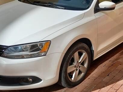 VOLKSWAGEN JETTA 2013 87.000 Kms.