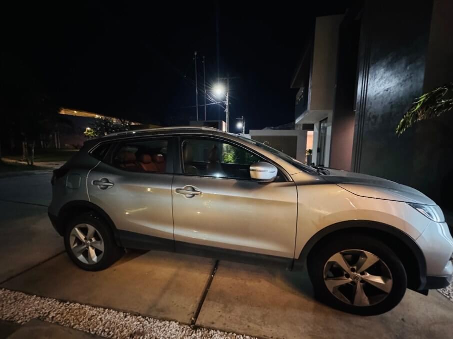 NISSAN QASHQAI 2018 80.000 Kms.