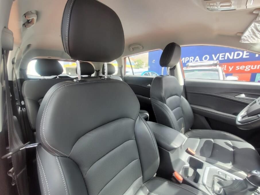 JAC JS8 2025 2.400 Kms.