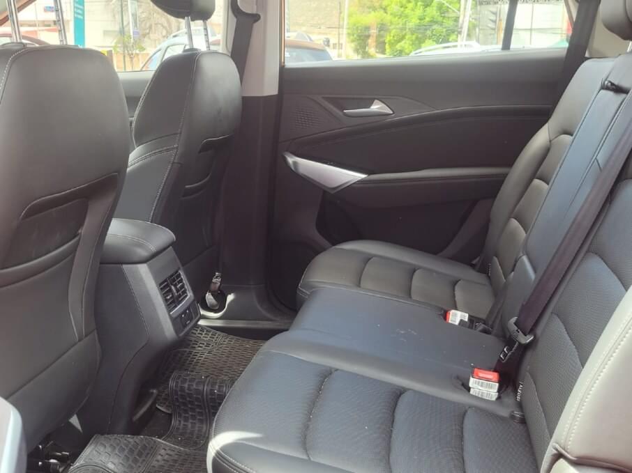 JAC JS8 2025 2.400 Kms.