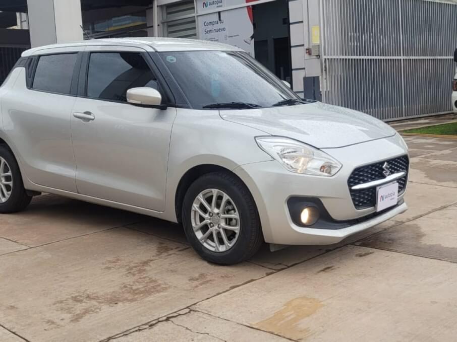 SUZUKI SWIFT 2024 31.000 Kms.