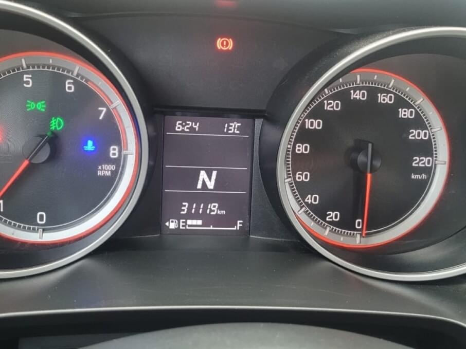 SUZUKI SWIFT 2024 31.000 Kms.