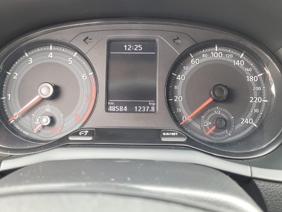 VOLKSWAGEN GOL 2023 48.600 Kms.