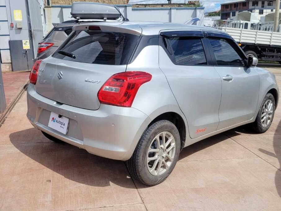 SUZUKI SWIFT 2025 7.341 Kms.