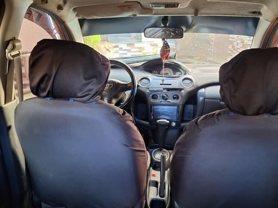 TOYOTA VITZ 2004 287.199 Kms.