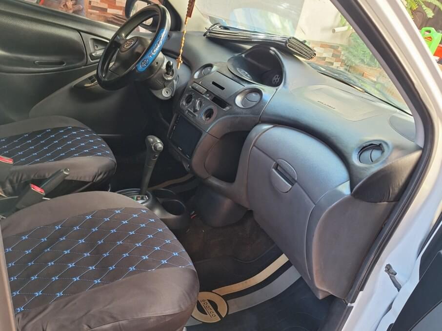 TOYOTA VITZ 2004 287.199 Kms.