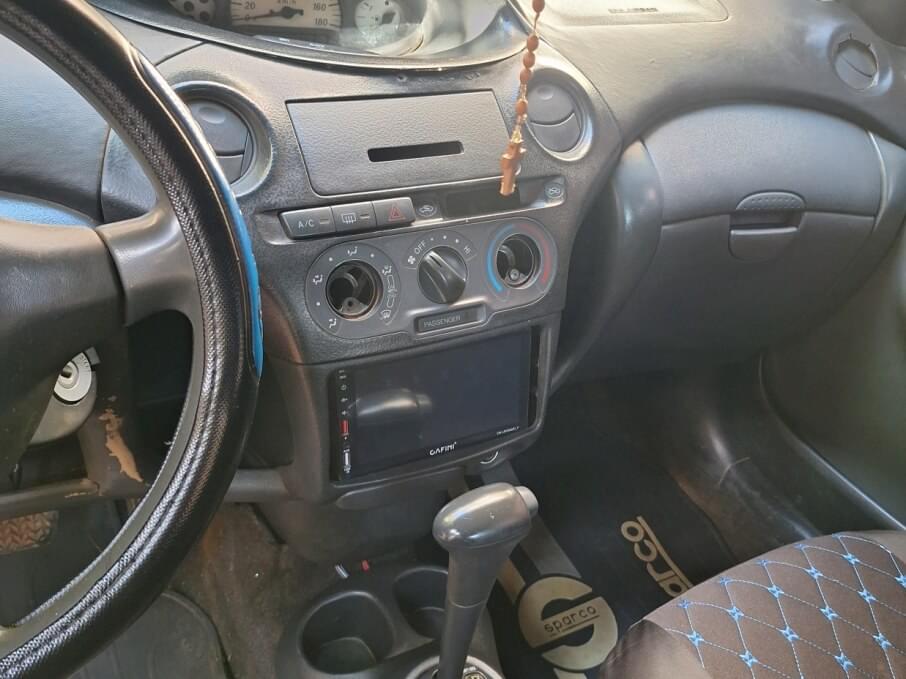 TOYOTA VITZ 2004 287.199 Kms.