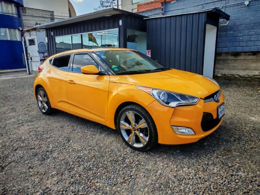 HYUNDAI VELOSTER 2017 42.000 Kms.