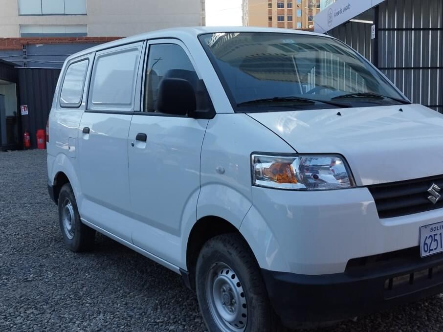 SUZUKI APV 2023 10.000 Kms.