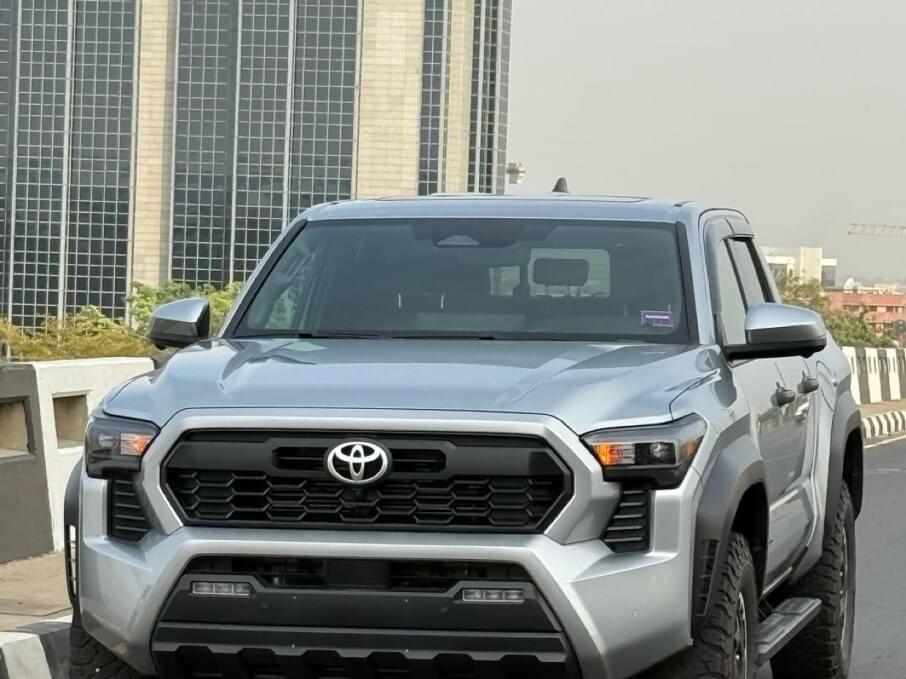 TOYOTA TACOMA 2025 121.572 Kms.