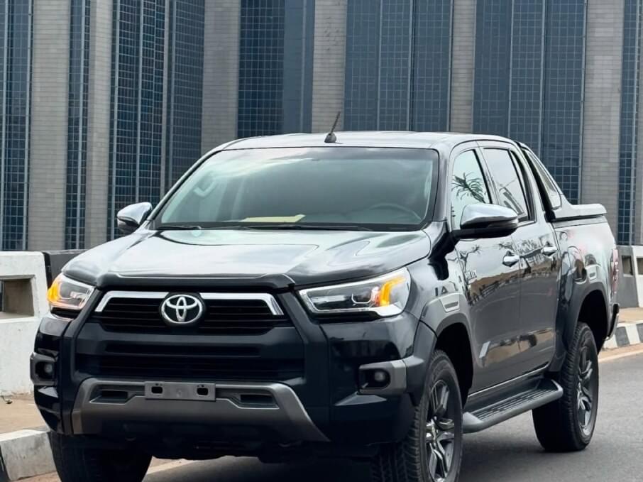 TOYOTA HILUX 2025 234 Kms.