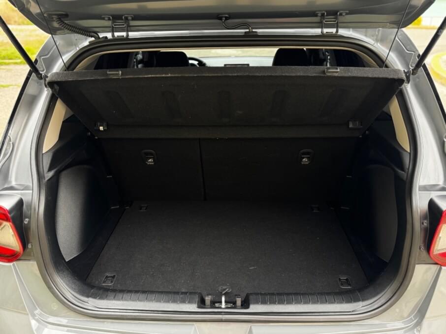 HYUNDAI VENUE 2023 26.000 Kms.