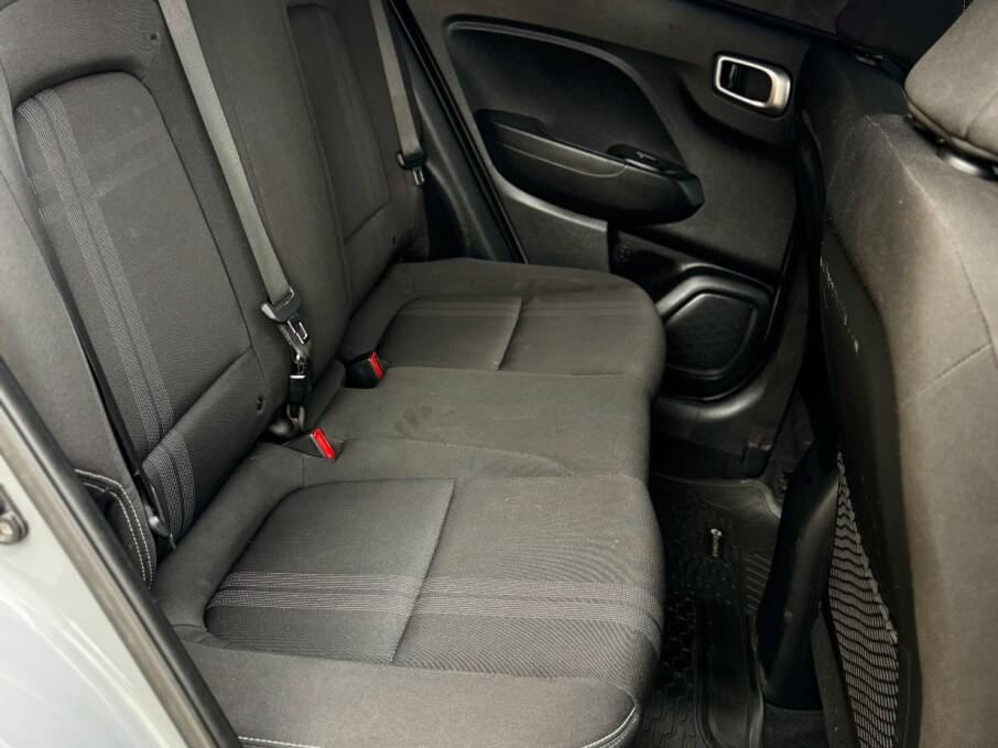 HYUNDAI VENUE 2023 26.000 Kms.