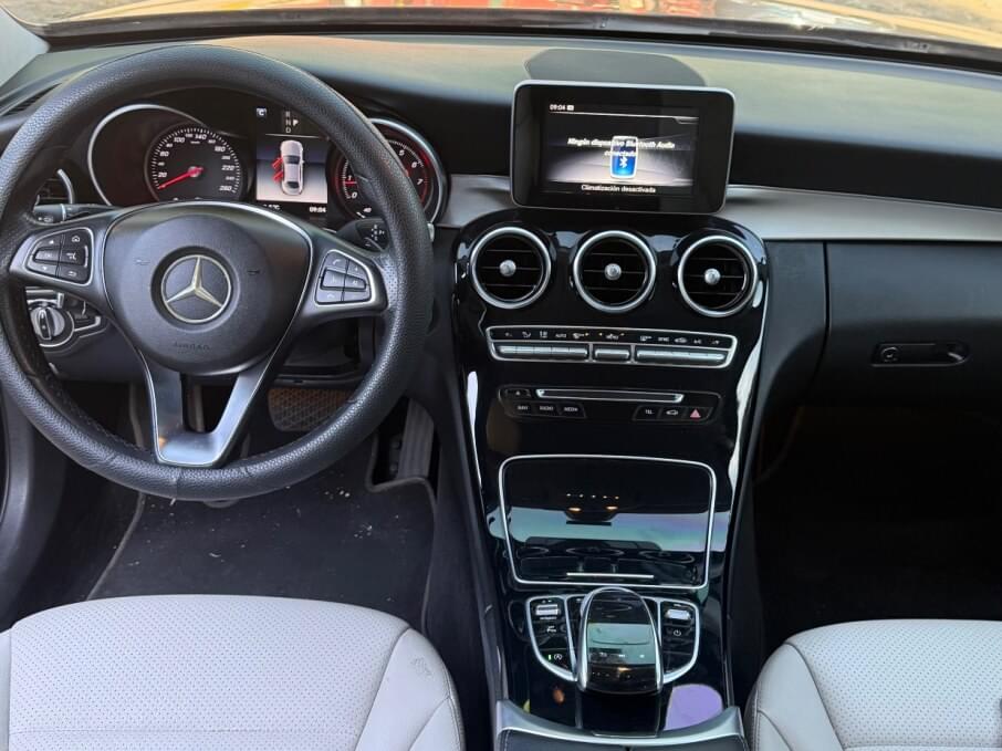 MERCEDES BENZ C200 2018 83.000 Kms.