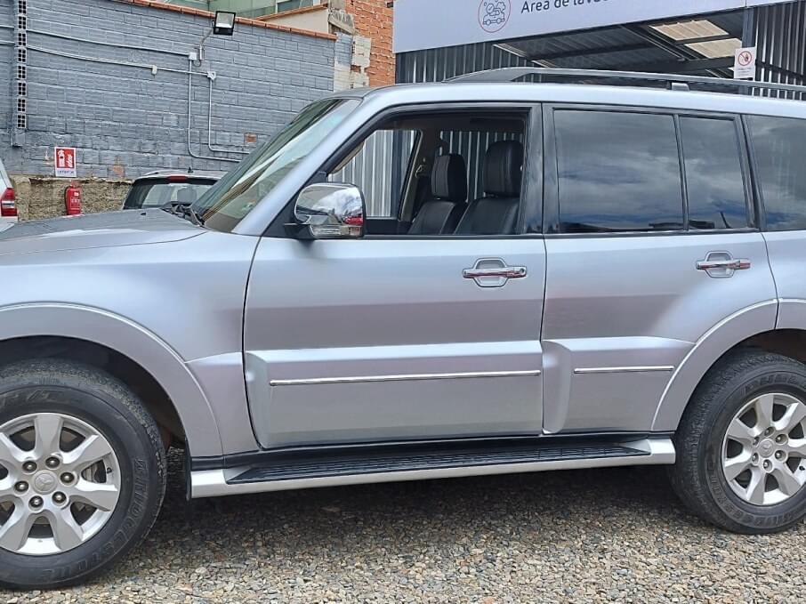 MITSUBISHI MONTERO 2016 53.511 Kms.