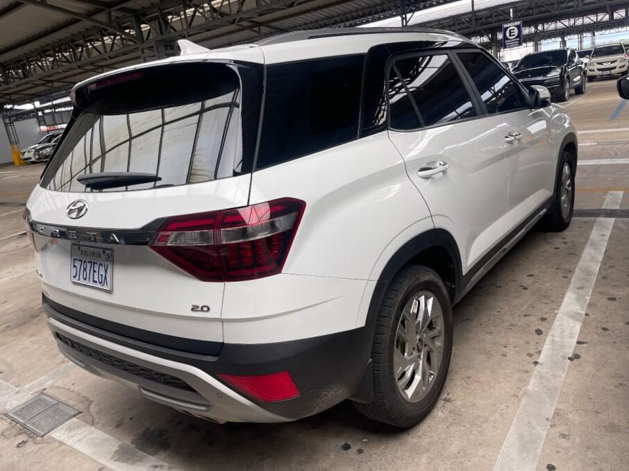 HYUNDAI CRETA 2023 12.000 Kms.