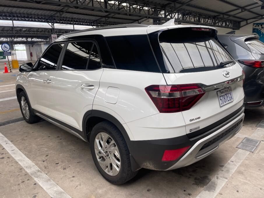 HYUNDAI CRETA 2023 12.000 Kms.