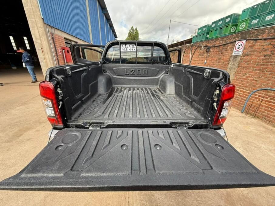 MITSUBISHI TRITON 2022 98.000 Kms.