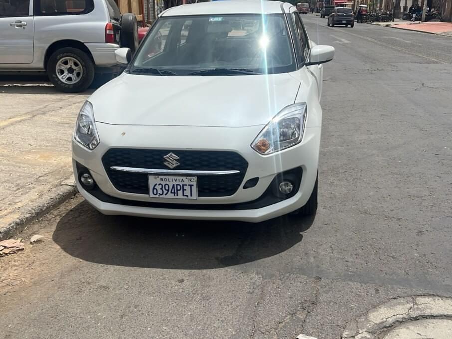 SUZUKI SWIFT 2024 15.000 Kms.