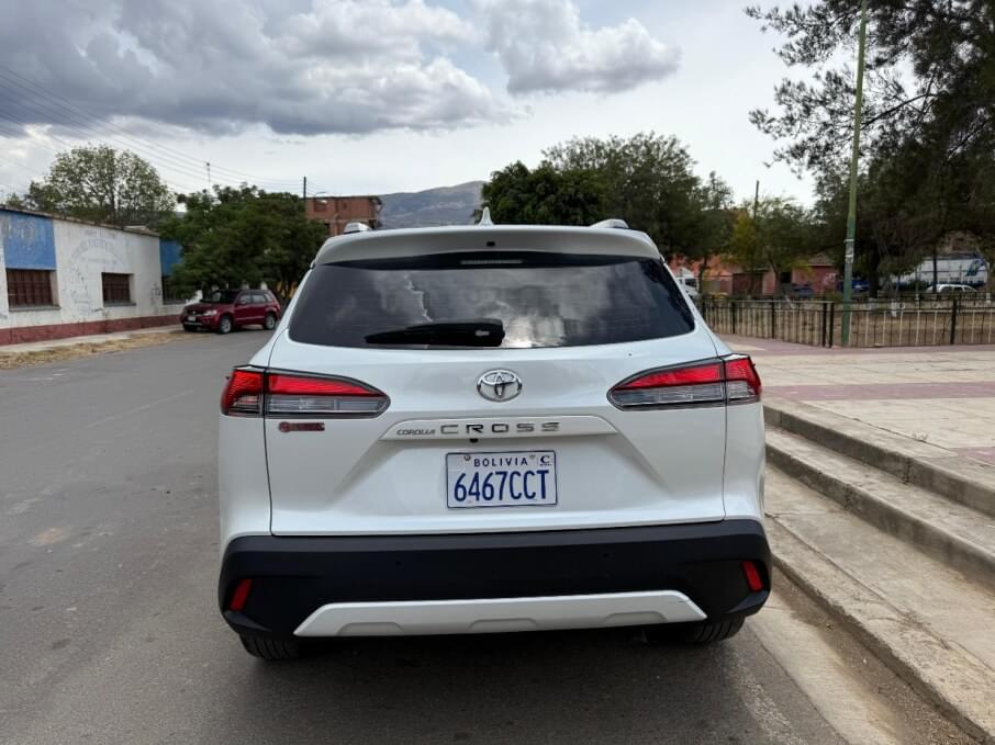 TOYOTA COROLLA 2025 15.500 Kms.