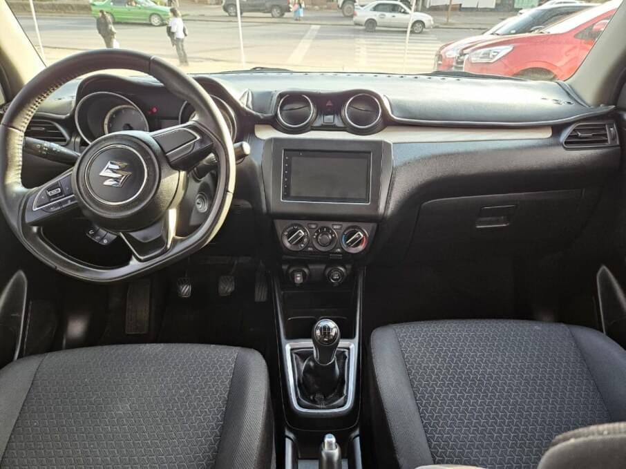 SUZUKI SWIFT 2020 64.000 Kms.