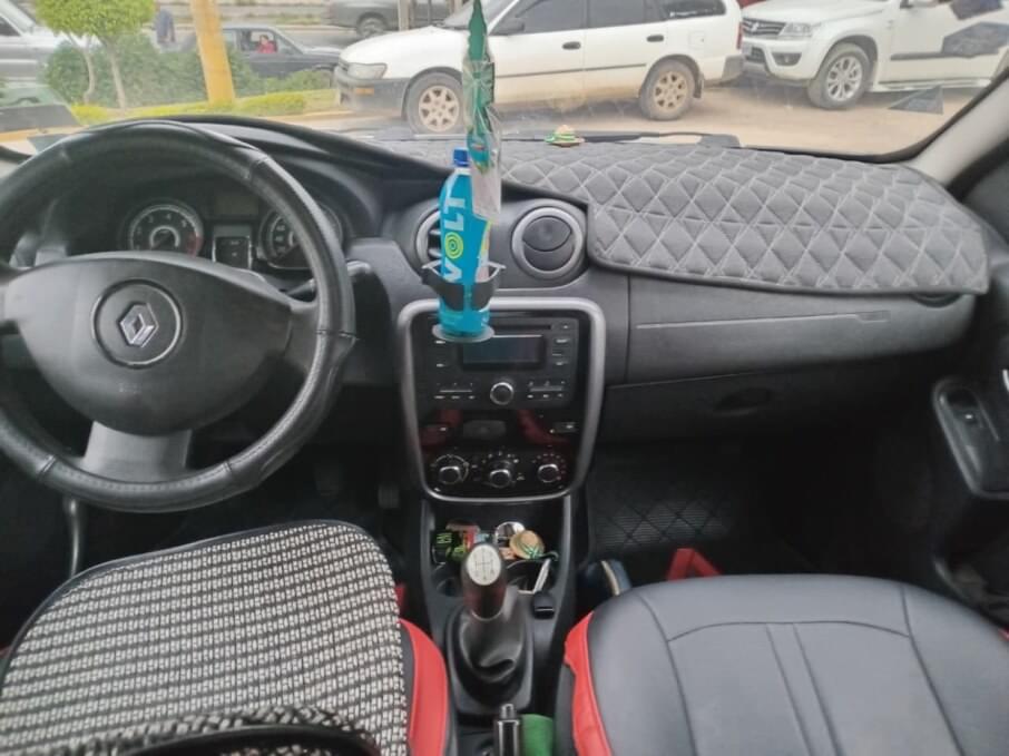 RENAULT SANDERO 2013 135.500 Kms.