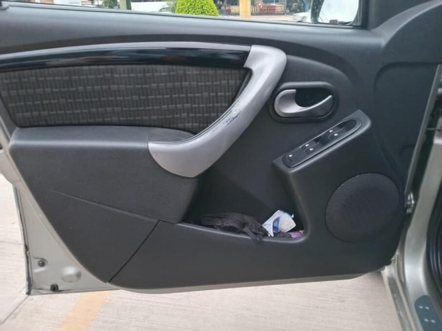 RENAULT SANDERO 2013 135.500 Kms.