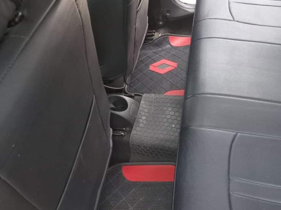 RENAULT SANDERO 2013 135.500 Kms.