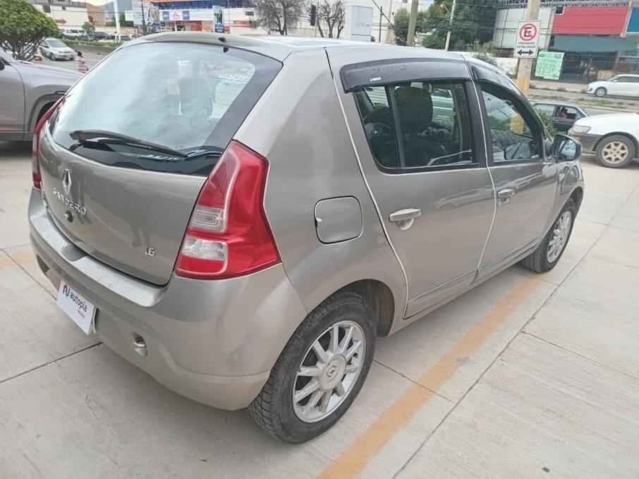 RENAULT SANDERO 2013 135.500 Kms.
