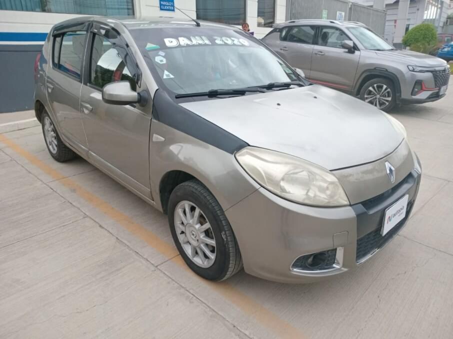 RENAULT SANDERO 2013 135.500 Kms.