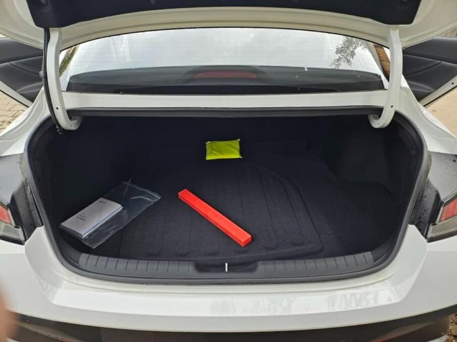 HYUNDAI ELANTRA 2025 100 Kms.