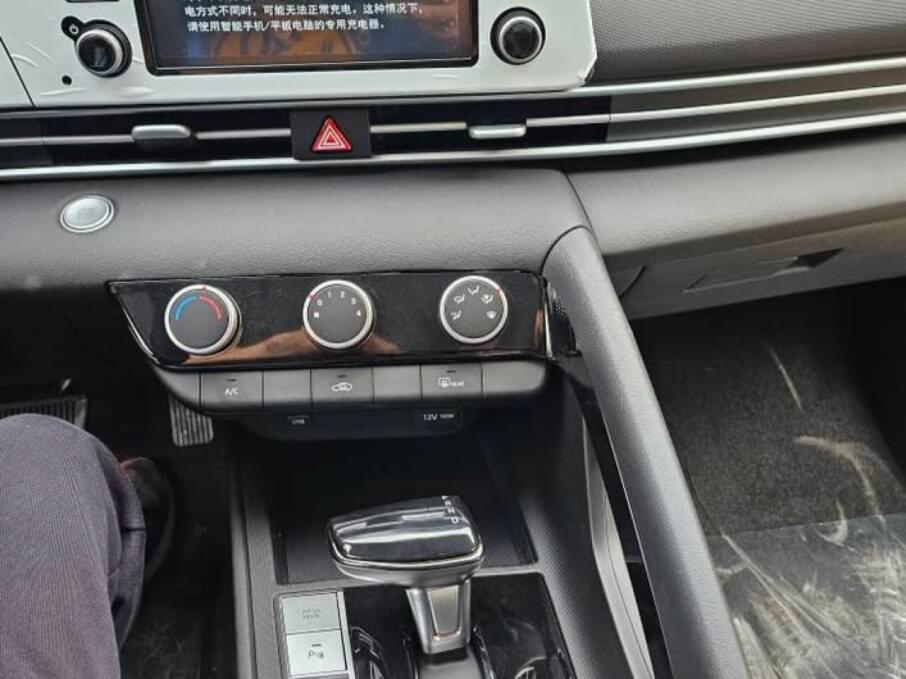 HYUNDAI ELANTRA 2025 100 Kms.