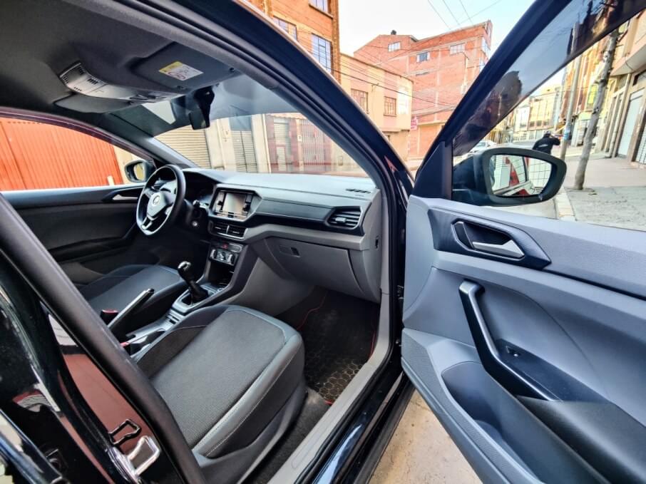 VOLKSWAGEN T-CROSS 2021 44.000 Kms.