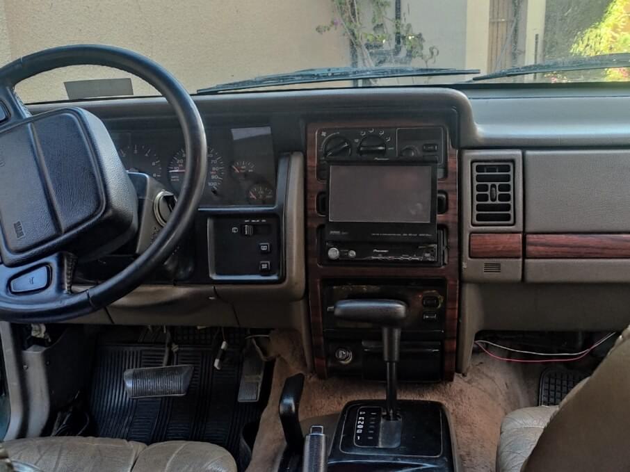 JEEP CHEROKEE 1993 131.000 Kms.