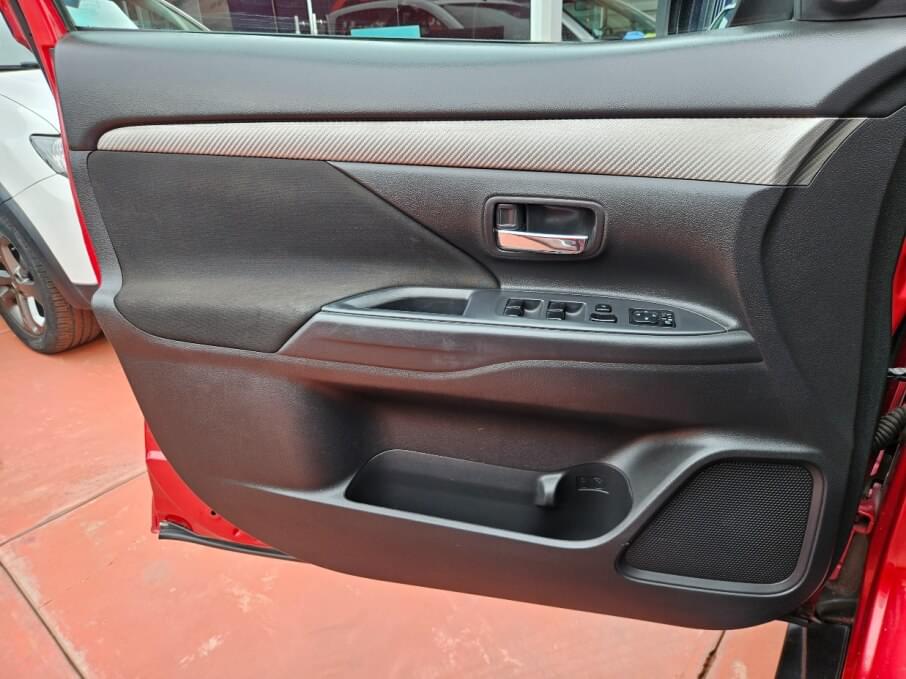MITSUBISHI OUTLANDER 2018 94.400 Kms.