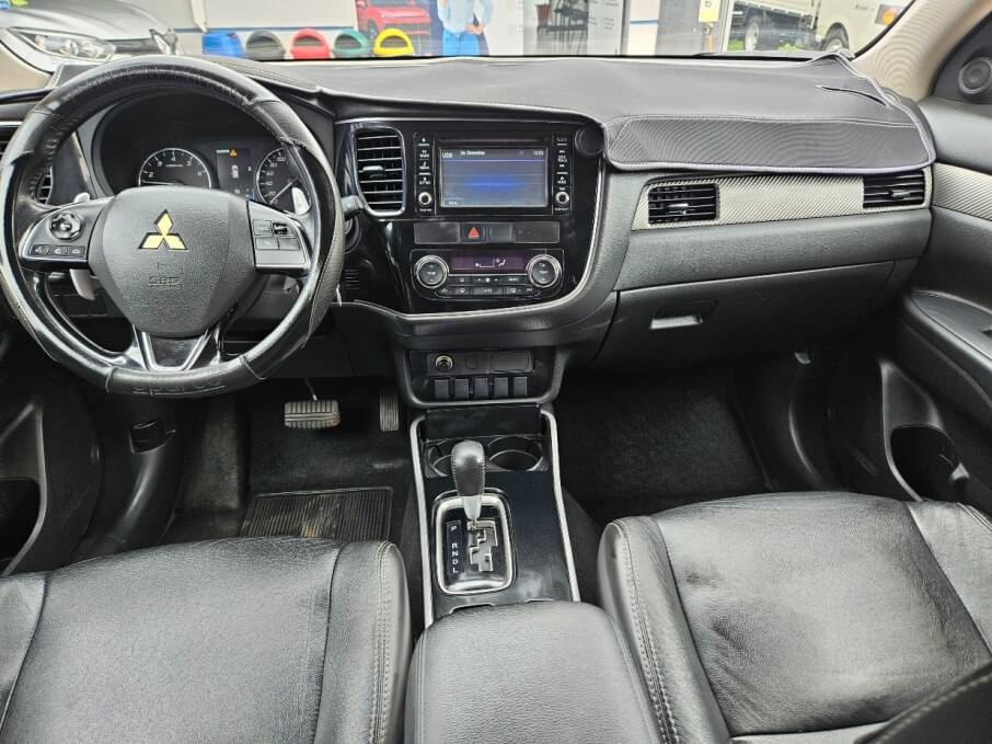 MITSUBISHI OUTLANDER 2018 94.400 Kms.