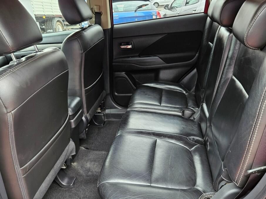 MITSUBISHI OUTLANDER 2018 94.400 Kms.