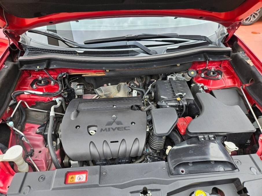 MITSUBISHI OUTLANDER 2018 94.400 Kms.